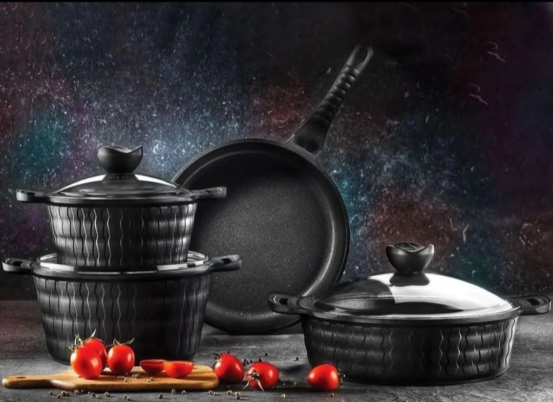 دو رنگ مشکی زرشکی